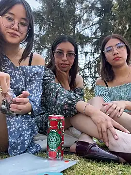 Snapshot of mila699_ chatting on February 19, 2026, 8:05 pm mila699 online show from February 19, 2026, 8:05 pm