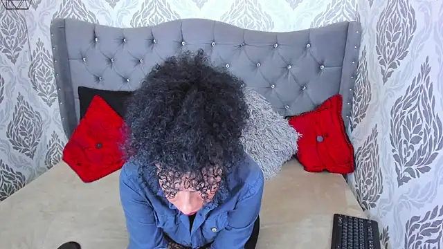 Evaalux online show from March 25, 2026, 3:12 am