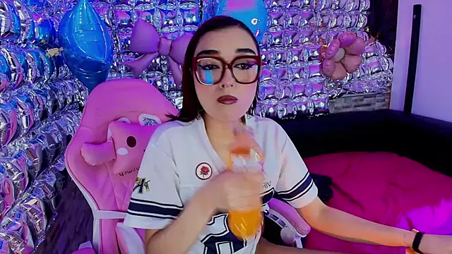 lala cherry online show from April 8, 2026, 8:20 pm