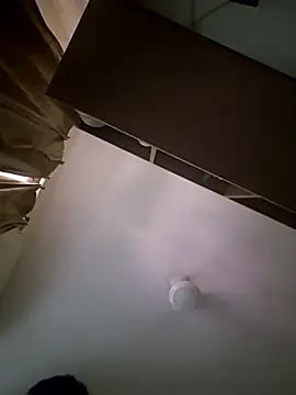 peanutbutteater online show from March 18, 2026, 5:43 am