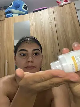 Snapshot of Alara_Key chatting on February 27, 2026, 5:24 pm Alara Key online show from February 27, 2026, 5:24 pm