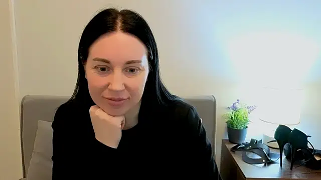 Snapshot of MiaFair chatting on March 18, 2026, 4:21 pm MiaFair online show from March 18, 2026, 4:21 pm