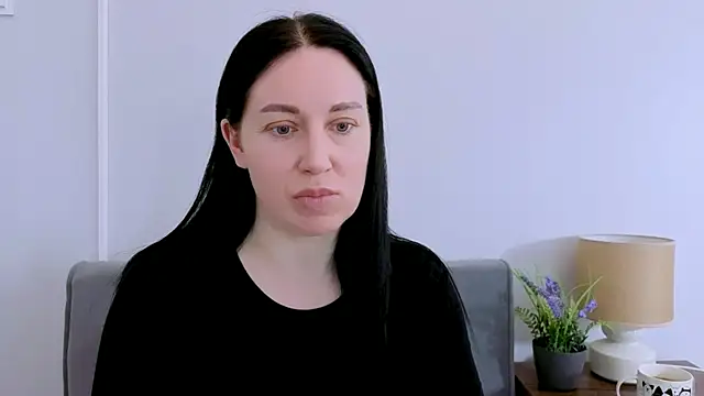 Snapshot of MiaFair chatting on April 8, 2026, 3:23 pm MiaFair online show from April 8, 2026, 3:23 pm