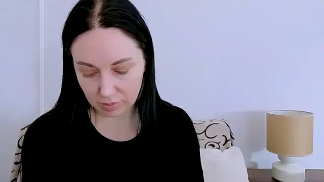 Snapshot of MiaFair chatting on April 10, 2026, 3:28 pm MiaFair online show from April 10, 2026, 3:28 pm