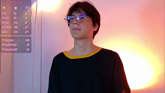 Snapshot of lui_x_dust chatting on March 2, 2026, 7:15 am lui x dust online show from March 2, 2026, 7:15 am