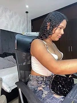 Miaafoxx   online show from March 26, 2026, 7:41 pm