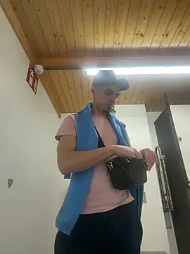 Carles1510 online show from April 18, 2026, 4:11 pm