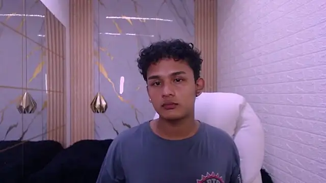 Snapshot of velvet_o chatting on February 24, 2026, 3:26 am velvet o online show from February 24, 2026, 3:26 am