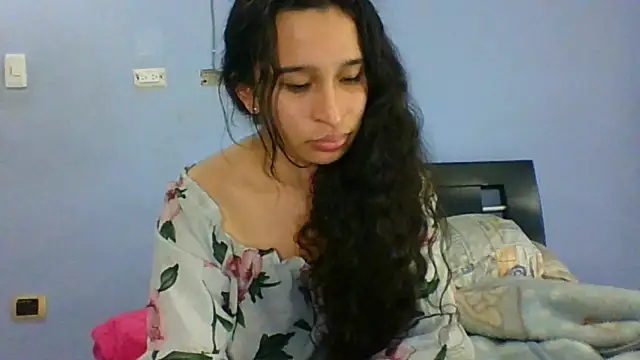 scarlettscottx  online show from May 14, 2026, 2:51 am