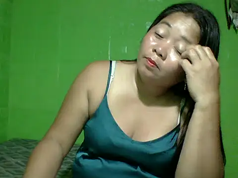 sweetanne19 online show from April 7, 2026, 1:33 pm