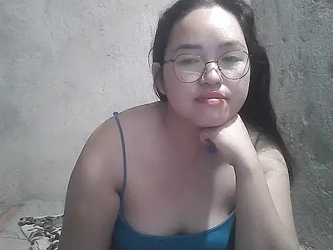 wildchinita00 online show from April 9, 2026, 8:03 pm