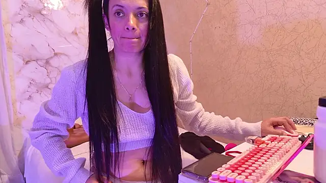 QueenSallyDesire online show from March 12, 2026, 4:07 am