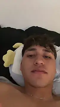 Alejandroml2 online show from April 15, 2026, 8:20 pm