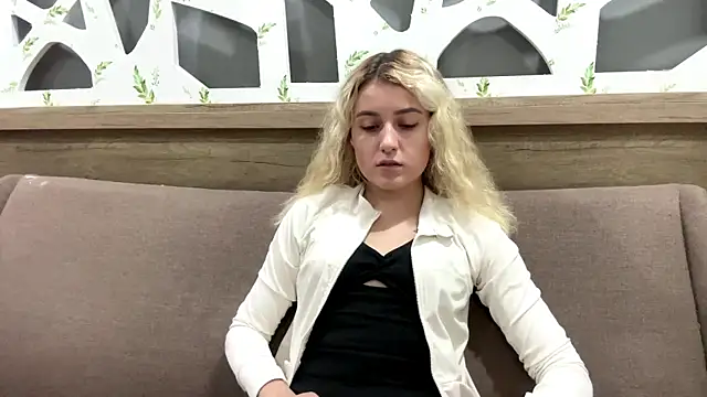 ConcepcionPang online show from February 25, 2026, 10:03 am