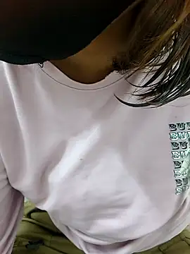 Snapshot of reena-sassy chatting on February 25, 2026, 8:24 am reena-sassy online show from February 25, 2026, 8:24 am