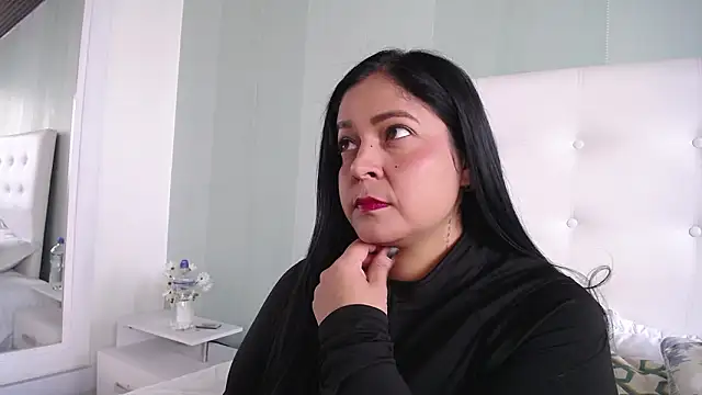 Jessicabloom online show from March 3, 2026, 12:33 pm