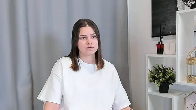 Snapshot of EileenBut chatting on February 20, 2026, 9:21 am EileenBut online show from February 20, 2026, 9:21 am