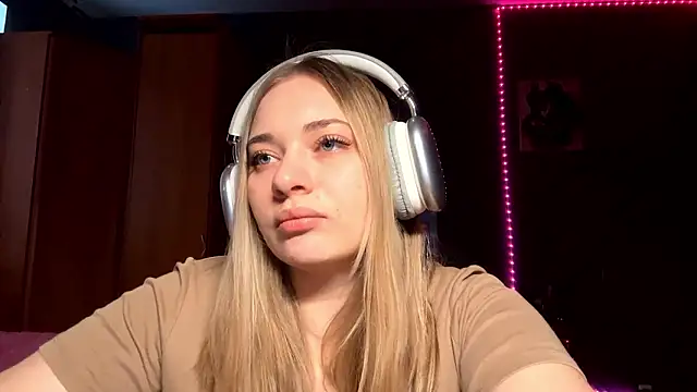 Snapshot of Millavajaina chatting on February 20, 2026, 2:17 pm Millavajaina online show from February 20, 2026, 2:17 pm