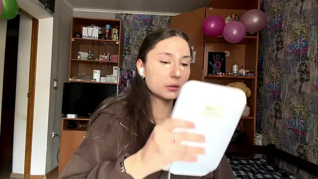 poly princess online show from February 26, 2026, 10:14 am