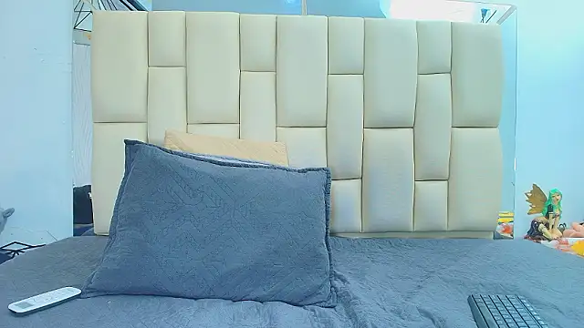 Lana Sliim online show from March 5, 2026, 12:12 pm