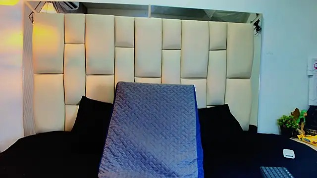 Lana Sliim online show from March 24, 2026, 12:21 pm