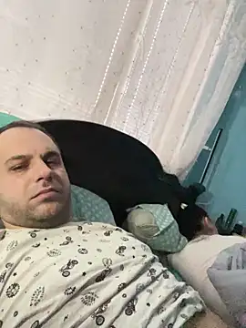 Snapshot of LaBuBupara chatting on February 24, 2026, 5:49 am LaBuBupara online show from February 24, 2026, 5:49 am