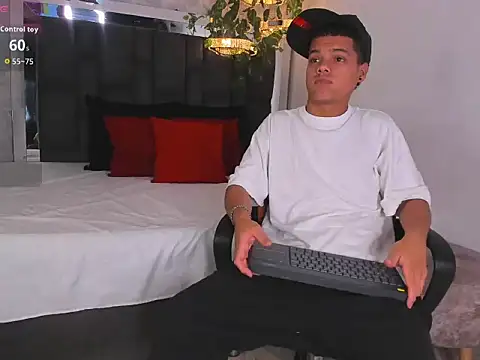 PATRIICKMILLER online show from February 24, 2026, 3:43 pm