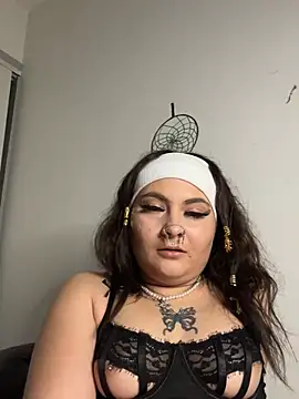 chanelle dioor online show from February 24, 2026, 7:45 pm