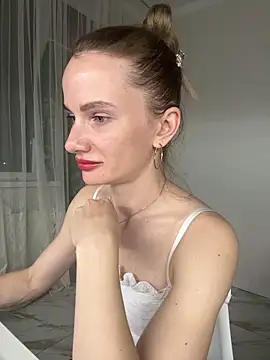 AinyrVixxen online show from April 7, 2026, 9:04 pm