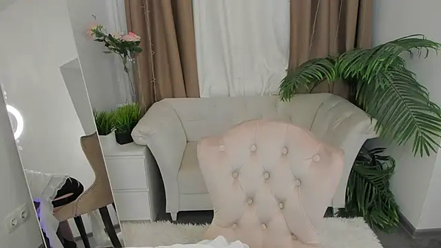  Molly Coy  online show from March 10, 2026, 7:35 am