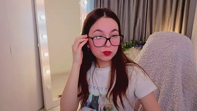 BellaThery online show from March 21, 2026, 8:19 am