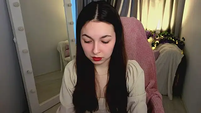 BellaThery online show from April 2, 2026, 5:05 am