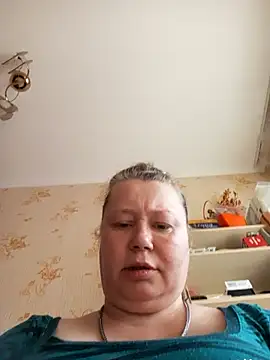 KiraStanton online show from May 9, 2026, 12:43 pm