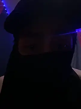 leohot66 online show from April 14, 2026, 4:40 am