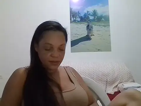 Snapshot of Vicky-43 chatting on March 27, 2026, 10:09 pm Vicky-43 online show from March 27, 2026, 10:09 pm