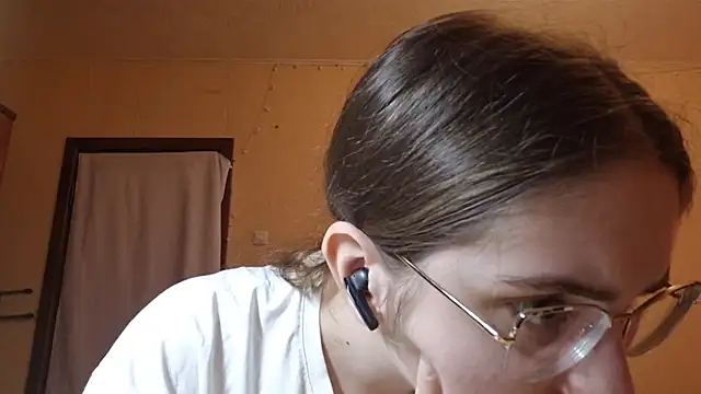Katelemon online show from July 13, 2026, 1:25 pm
