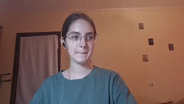 Katelemon online show from July 14, 2026, 1:50 pm
