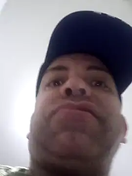 Snapshot of 2Brazilians4one chatting on March 6, 2026, 5:37 am 2Brazilians4one online show from March 6, 2026, 5:37 am