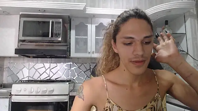 CrisOzzz online show from April 4, 2026, 6:38 pm