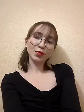 Snapshot of Ella17582 chatting on February 21, 2026, 9:27 pm Ella17582 online show from February 21, 2026, 9:27 pm