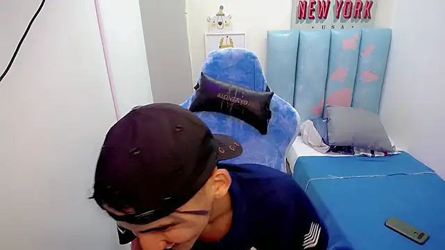 Snapshot of Houston_bby_ chatting on February 22, 2026, 7:34 pm Houston bby online show from February 22, 2026, 7:34 pm