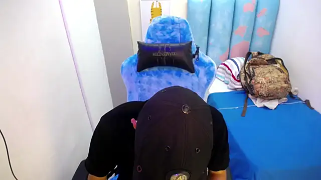 Snapshot of Houston_bby_ chatting on February 28, 2026, 8:32 pm Houston bby online show from February 28, 2026, 8:32 pm