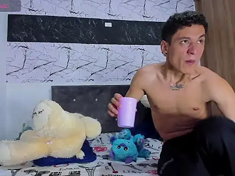 britney london xxx online show from March 6, 2026, 3:14 am