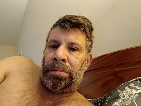 stud2512 online show from April 11, 2026, 6:18 am