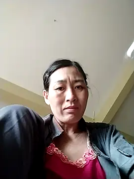 Snapshot of lris-Beauty77 chatting on March 7, 2026, 8:44 am lris-Beauty77 online show from March 7, 2026, 8:44 am