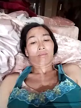 Snapshot of lris-Beauty77 chatting on March 10, 2026, 5:29 pm lris-Beauty77 online show from March 10, 2026, 5:29 pm