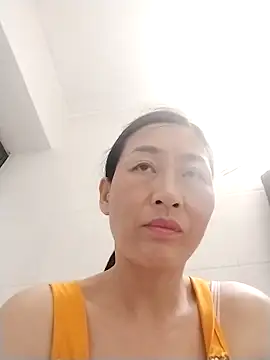 Snapshot of lris-Beauty77 chatting on April 2, 2026, 9:01 pm lris-Beauty77 online show from April 2, 2026, 9:01 pm