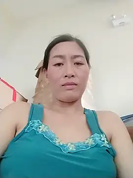 Snapshot of lris-Beauty77 chatting on April 5, 2026, 7:27 am lris-Beauty77 online show from April 5, 2026, 7:27 am