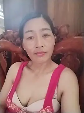 lris-Beauty77 online show from June 18, 2026, 10:52 am