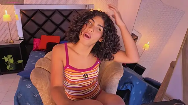 Snapshot of soffiene chatting on February 24, 2026, 11:03 pm soffiene online show from February 24, 2026, 11:03 pm